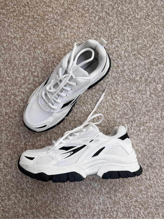 Streetwear Society Shoes - Streetwear Society Women’s Sneakers US 9
